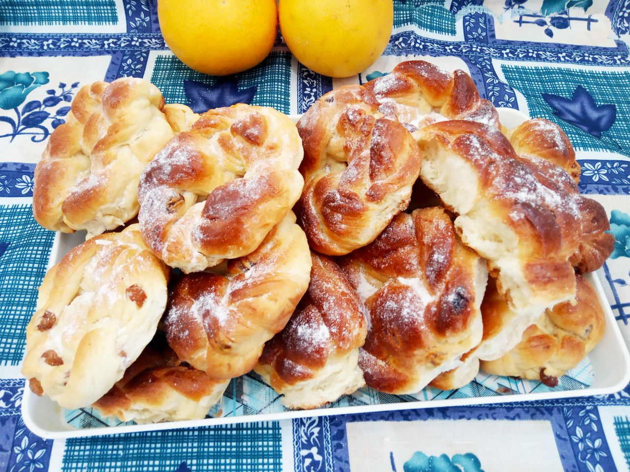 Косичка с изюмом из дрожжевого теста рецепт