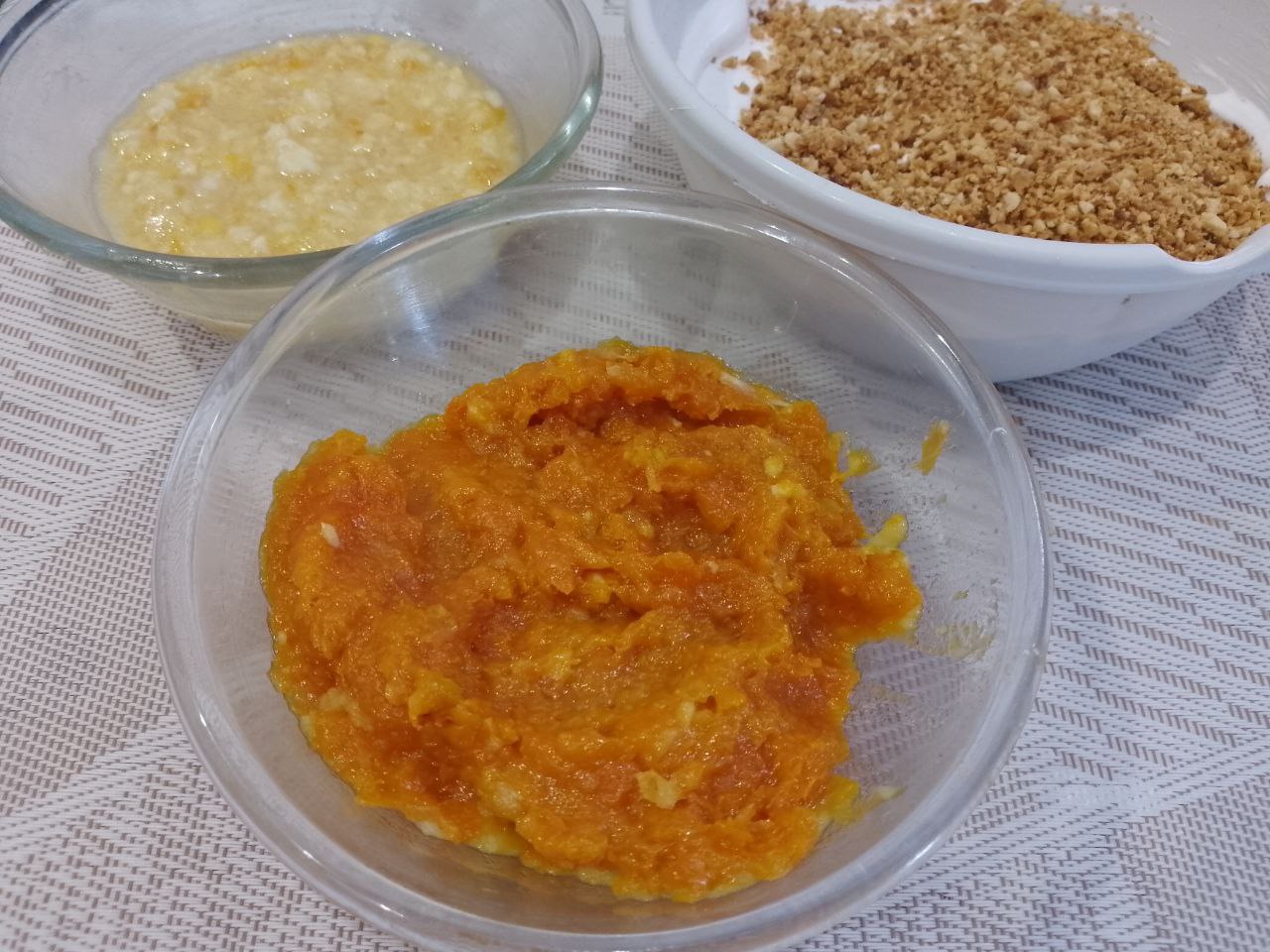 Pirog Trexsloyniy 16