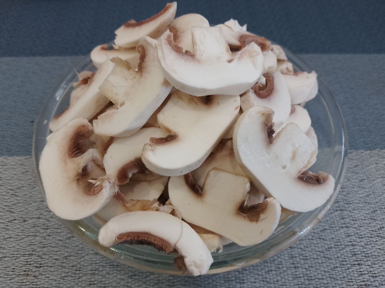 Syp S Gribami Risom 6