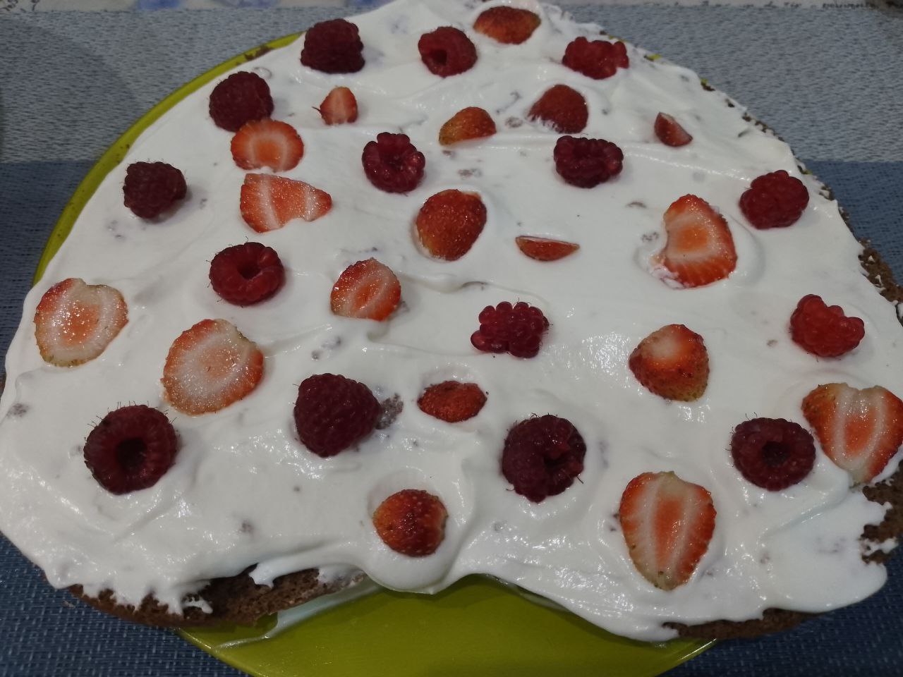 Tort Chokoladniy so Slivkami 5